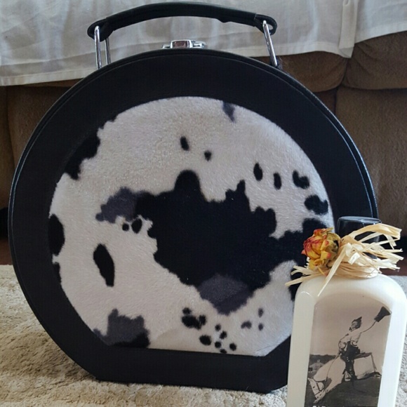 Cowhide make up case