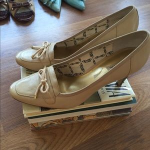 Jones New York stacked heels