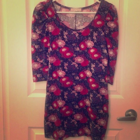 Dress - Picture 1 of 3