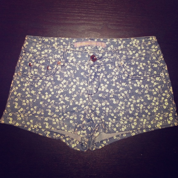Floral printed denim shorts