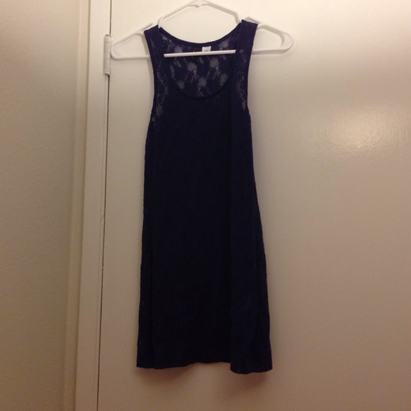 H&M: tight lace tank top