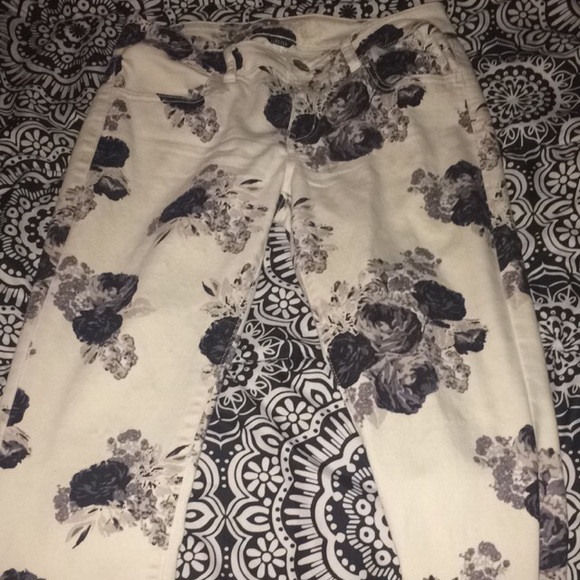American Eagle Flower Pants