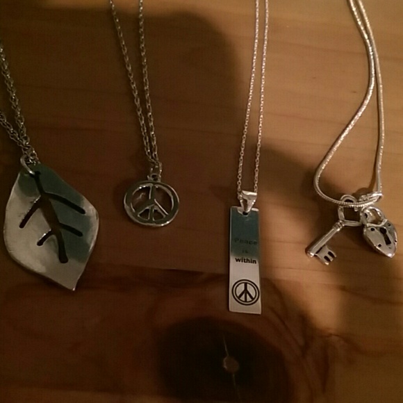 Necklaces - Picture 3 of 4