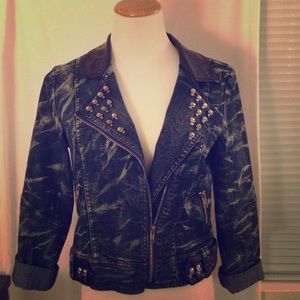 Cropped denim jacket