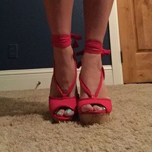 Red tie-up Wedges
