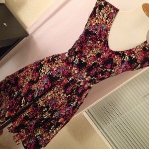 Multicolored v-neck cut out dress