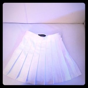White American Apparel Pleated Skirt