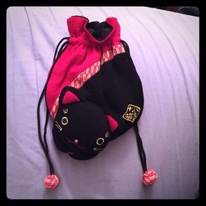 Kawaii Japanese cat pouch with drawstring.