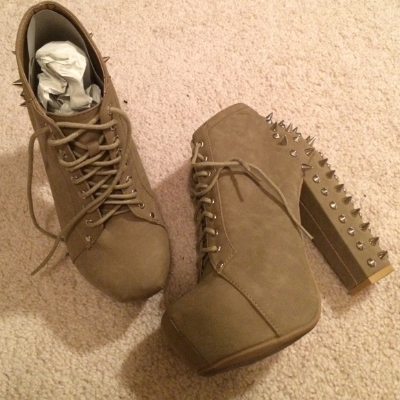 Vintage Francheska Stud/Spike Bootie