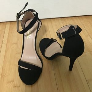 Black Heels; Size 5.5