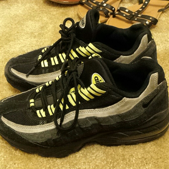Black and lime green air max