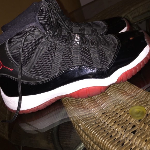 Air jordan . Bred 11s