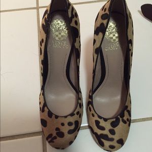 Vince Caumto Leopard Pumps