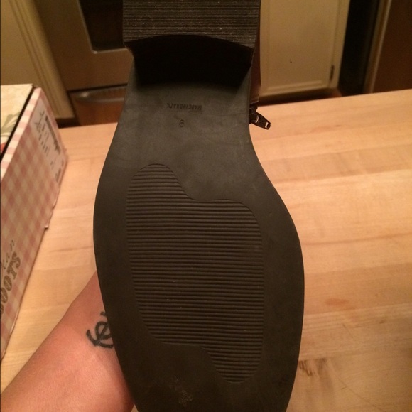Boots - Picture 3 of 4