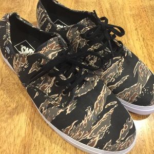 Men's Vans off the Wall- flaming Camo print