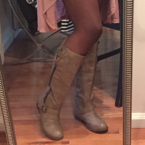 Sandy zip up riding boots