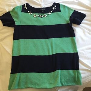 💙💚Navy & green sweater top w/ beaded neckline!