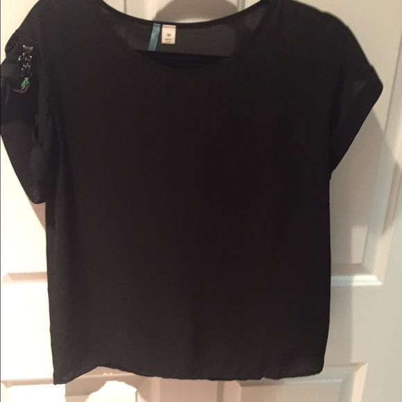Cute Francesca top! It has detailed bead work!