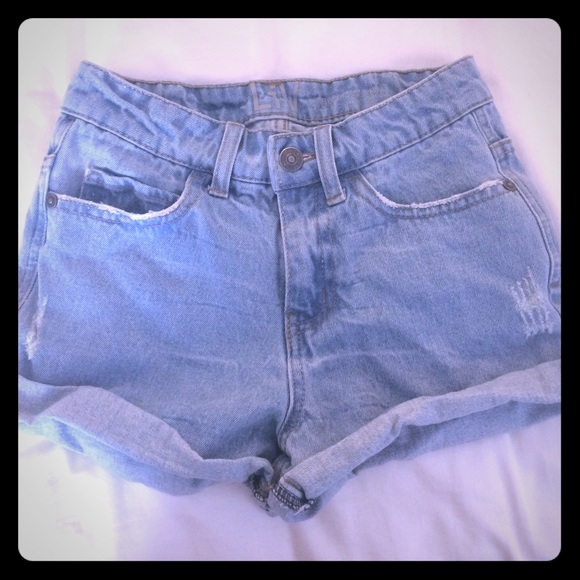 dELiA*s LiV High Waisted Jean Shorts
