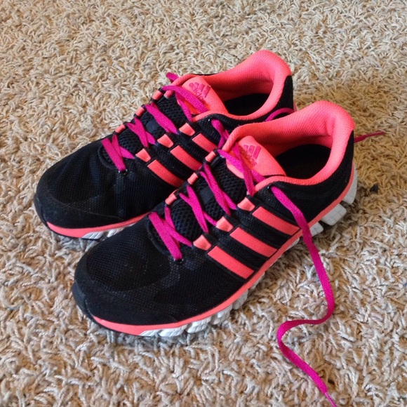 Womens Adidas running shoes 6