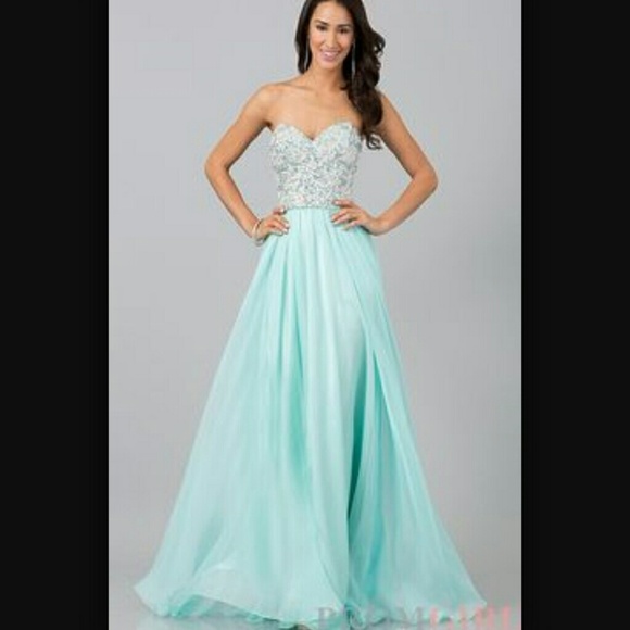 Prom Dress 💯❤. Blue Chiffon dress