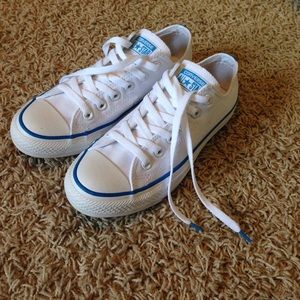 Women's white and blue converse 7