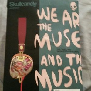 Skullcandy women headphones