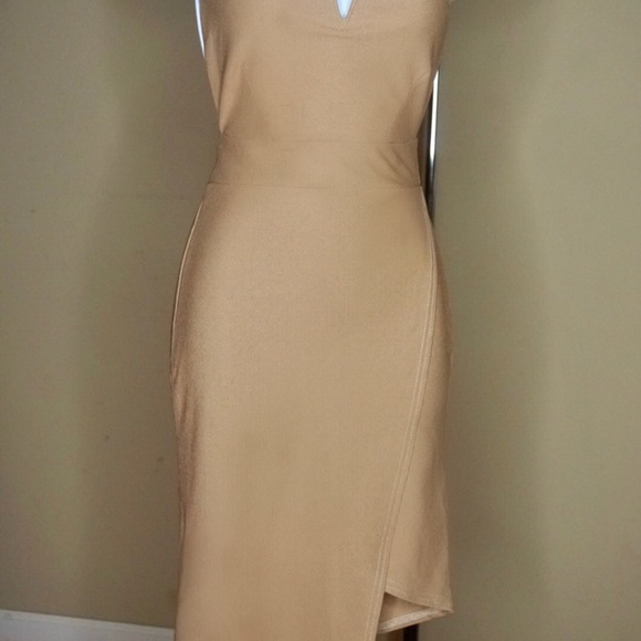 Asymmetrical tan dress - Picture 4 of 5