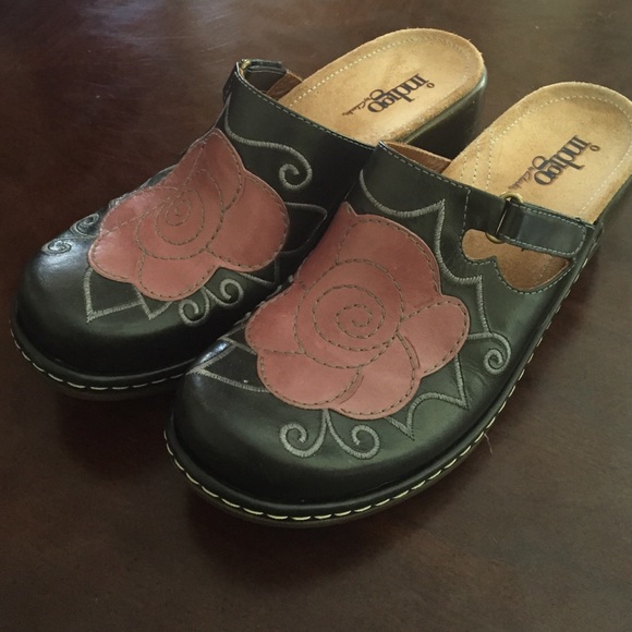 Indigo by clarks clogs