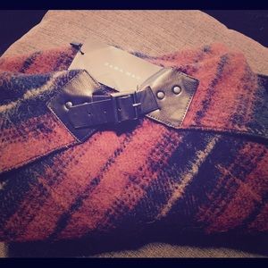 Zara Unisex blanket scarf with buckle.