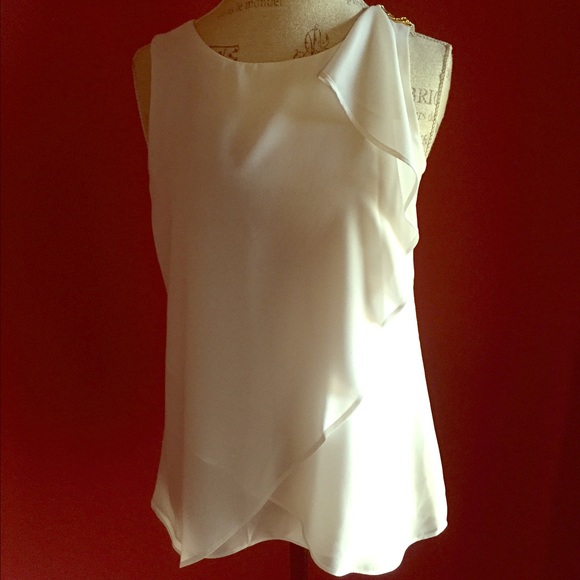 💕Brigth White Top💕