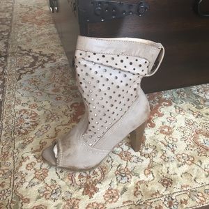 Go max distressed opened toe bootie