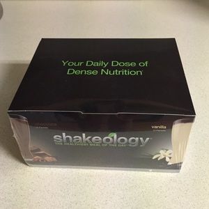 Shakeology 12 Chocolate and 12 Vanilla Packets