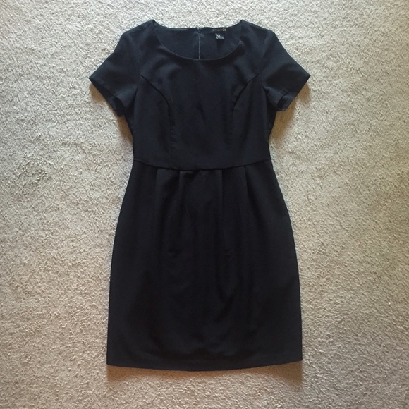 ✨ Black Dress, by Forever 21