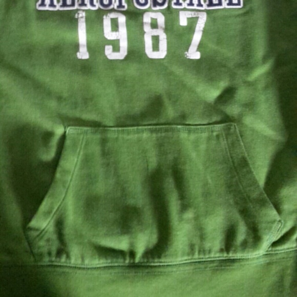 Sweatshirt - Picture 2 of 2