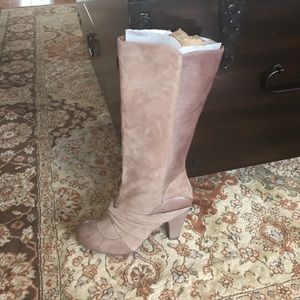 Poetic license 'carousel riding boot' in sandstone