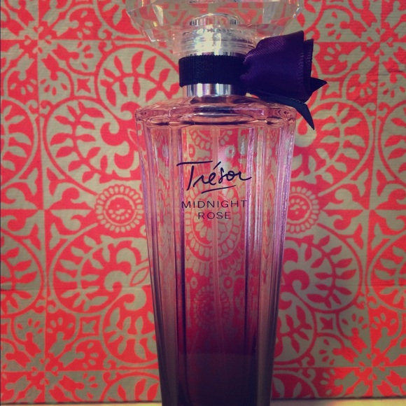 Lancôme tresor midnight rose perfume