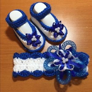 Beautiful headband and matching shoes.
