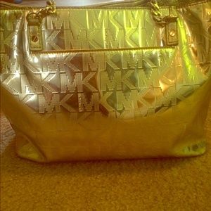 Michael kors jet set tote plus coach change purse