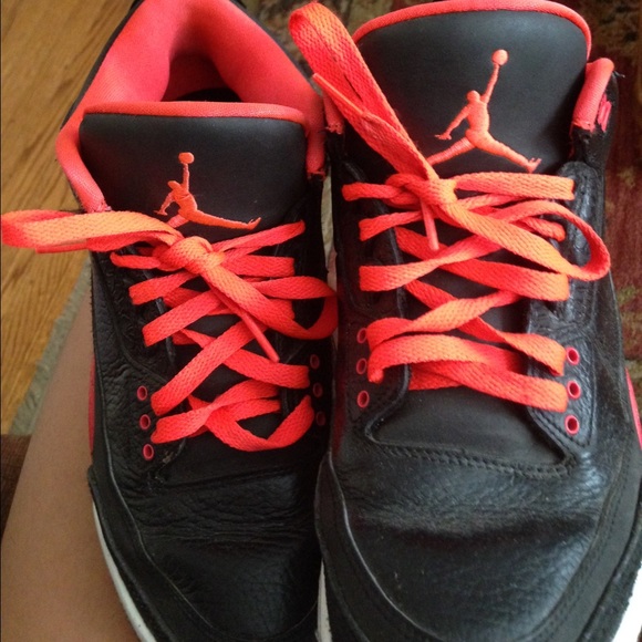 Jordan crimson 3s custom size 8 - Picture 2 of 4