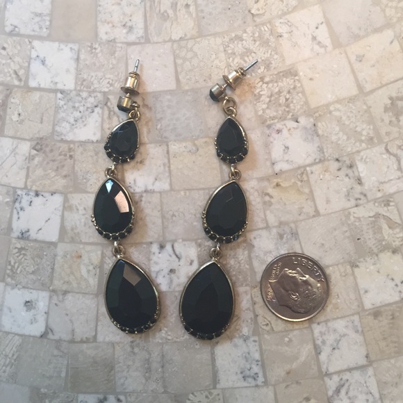 Black droplet earrings - Picture 3 of 3