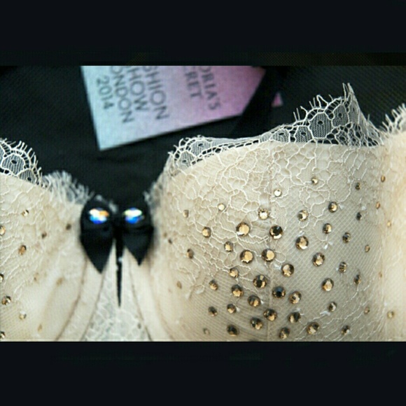 SOLD - NEW VS Rhinestone Bra - Picture 3 of 3