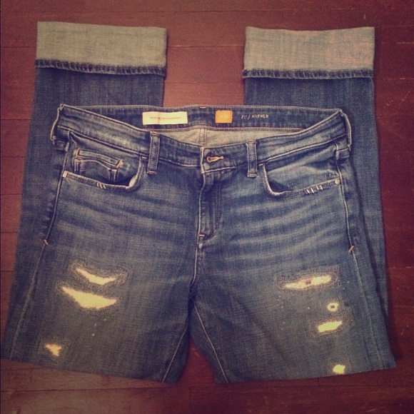Distressed crop jeans