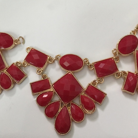 Rue 21 Red and gold statenent necklace - Picture 2 of 2