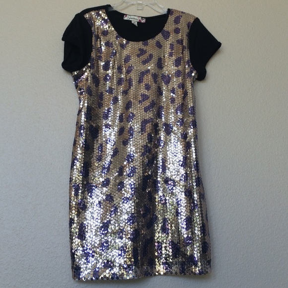 Black shirt with leopard sparkly print