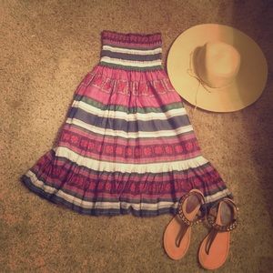 Strapless stripped dress