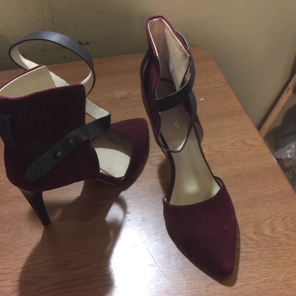 worn once abt an hour my feet are to wide 😟