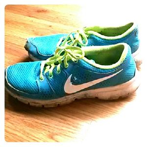 Nike Flex Experience Running Shoes