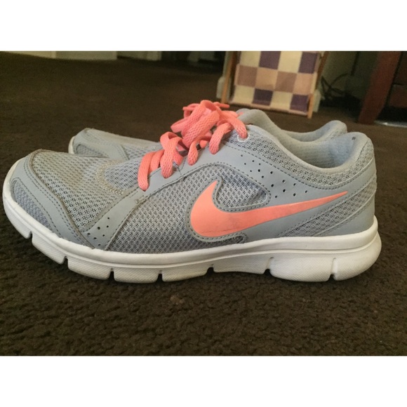 Nike flex experience running shoes