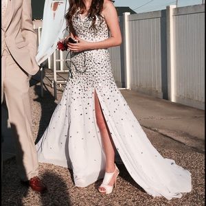 White prom dress/ wedding dress